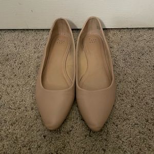Women’s nude flats